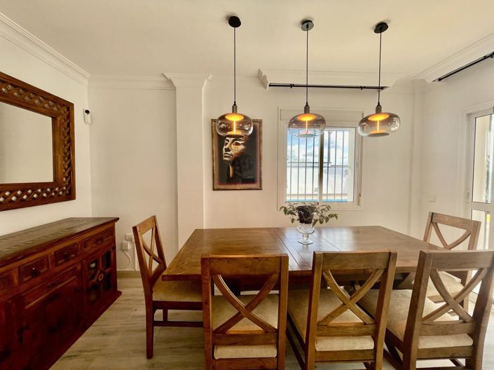 Image No.25-4 Bed Property for sale