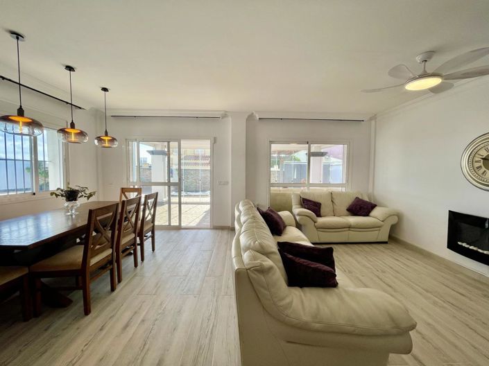 Image No.26-4 Bed Property for sale