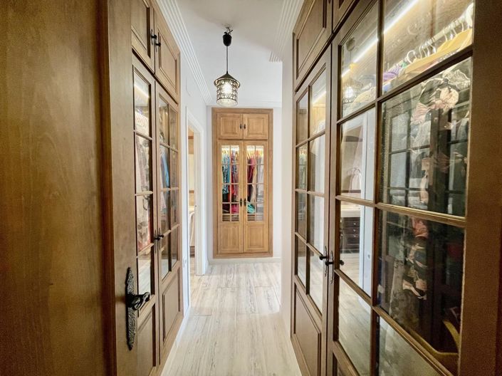 Image No.37-4 Bed Property for sale