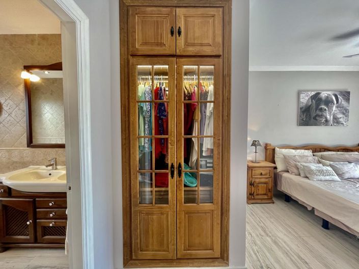 Image No.38-4 Bed Property for sale