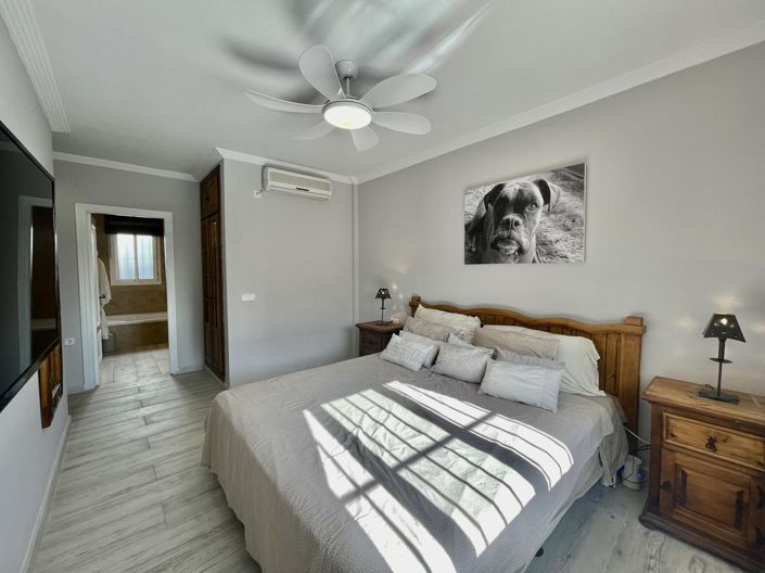 Image No.40-4 Bed Property for sale