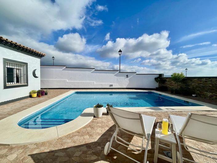 Image No.47-4 Bed Property for sale