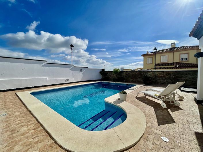 Image No.49-4 Bed Property for sale