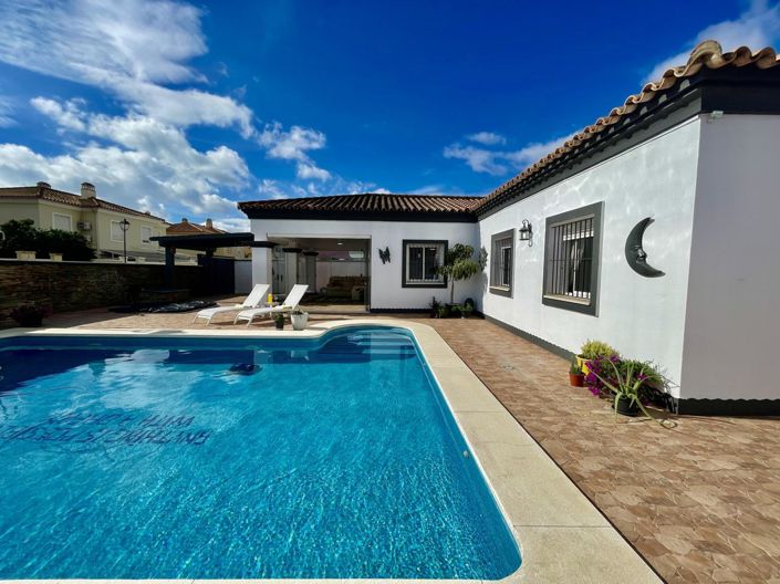 Image No.50-4 Bed Property for sale