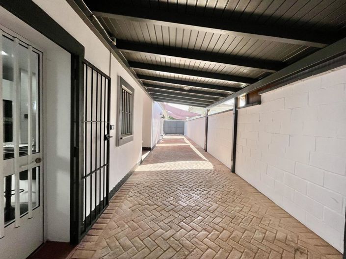 Image No.52-4 Bed Property for sale