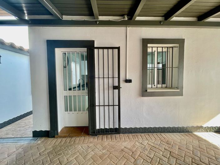 Image No.55-4 Bed Property for sale