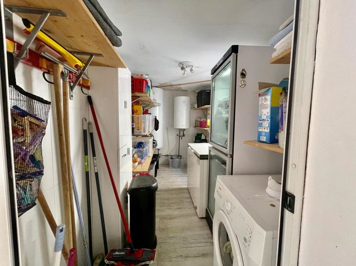 Image No.56-4 Bed Property for sale