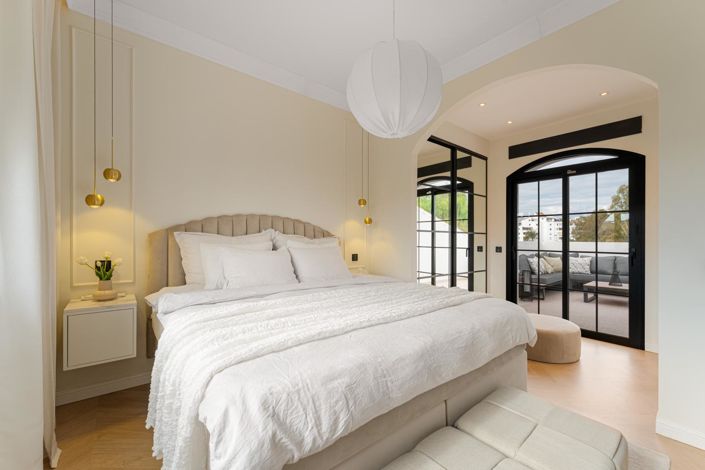 Image No.11-6 Bed Property for sale