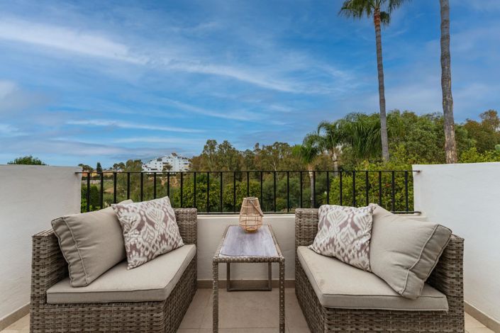 Image No.25-6 Bed Property for sale