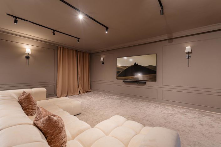 Image No.32-6 Bed Property for sale