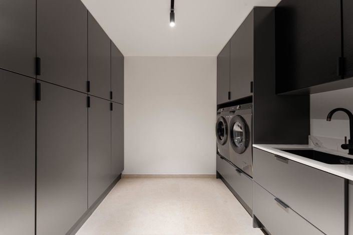 Image No.34-6 Bed Property for sale