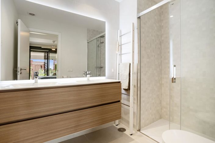 Image No.21-2 Bed Property for sale