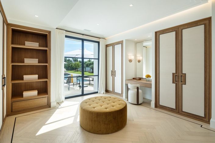 Image No.13-6 Bed Property for sale