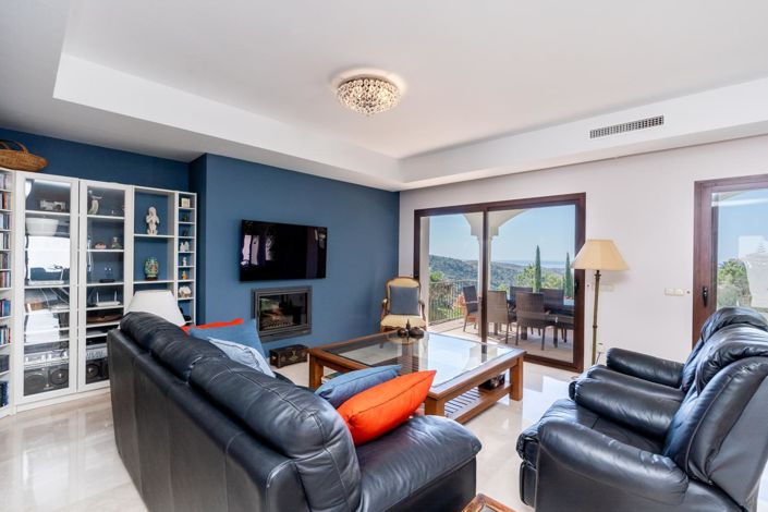 Image No.30-4 Bed Property for sale