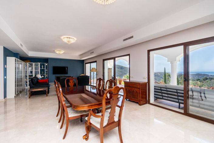 Image No.38-4 Bed Property for sale