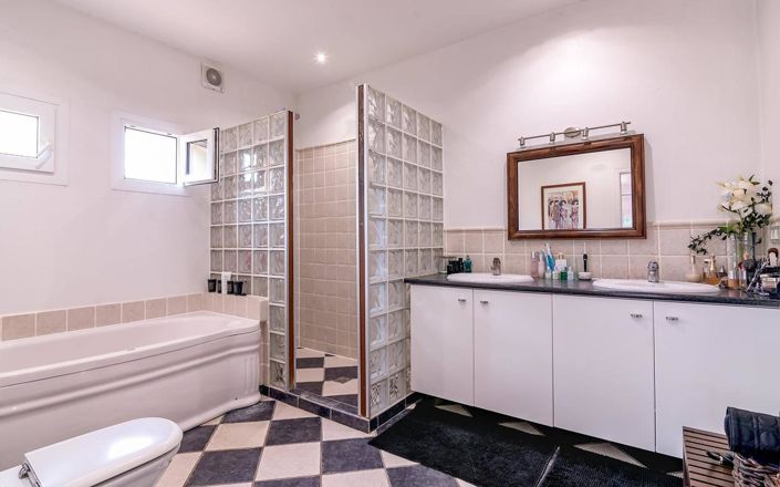 Image No.11-Propriété de 6 chambres à vendre à San Roque