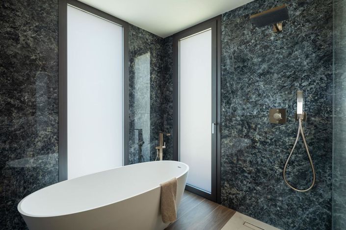 Image No.16-5 Bed Property for sale