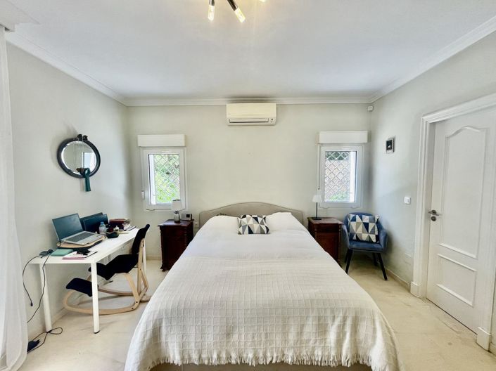 Image No.21-5 Bed Property for sale