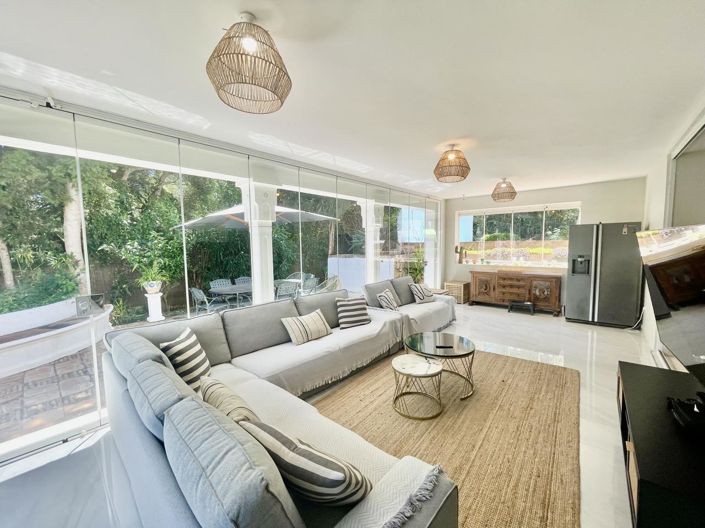 Image No.32-5 Bed Property for sale