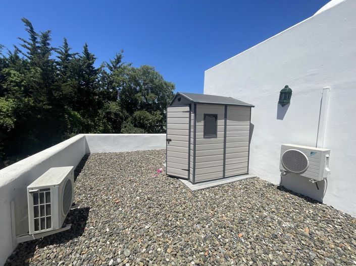 Image No.37-5 Bed Property for sale