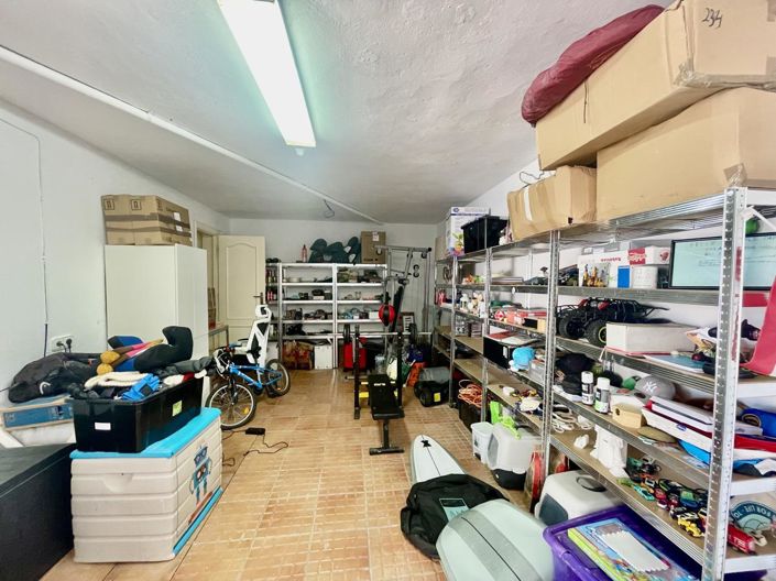 Image No.42-5 Bed Property for sale