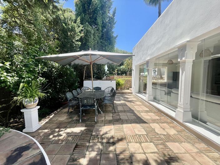 Image No.44-5 Bed Property for sale