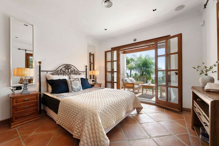 Image No.28-4 Bed Property for sale