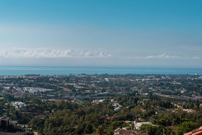 Image No.5-4 Bed Property for sale