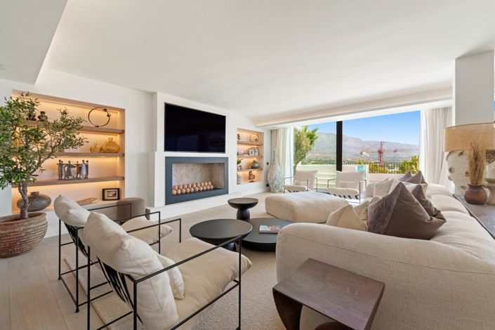 Image No.41-6 Bed Property for sale