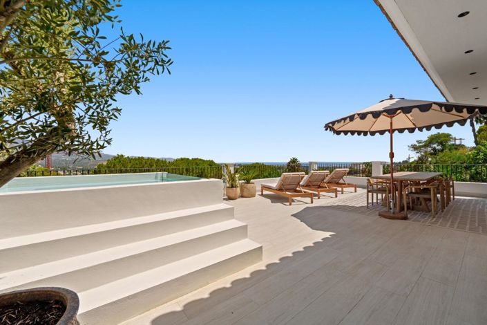 Image No.44-6 Bed Property for sale