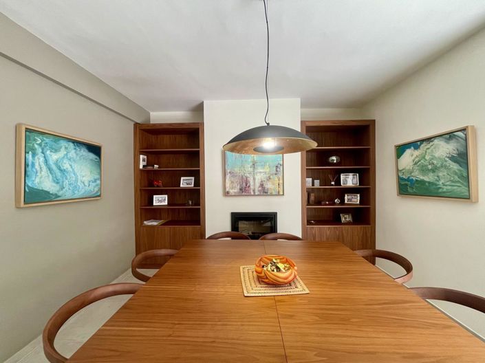 Image No.10-3 Bed Property for sale