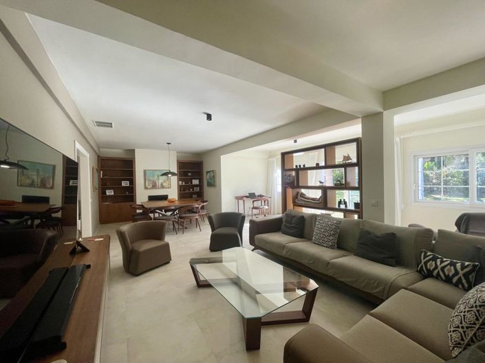 Image No.14-3 Bed Property for sale