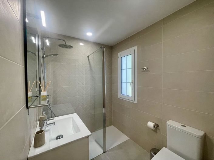 Image No.17-3 Bed Property for sale