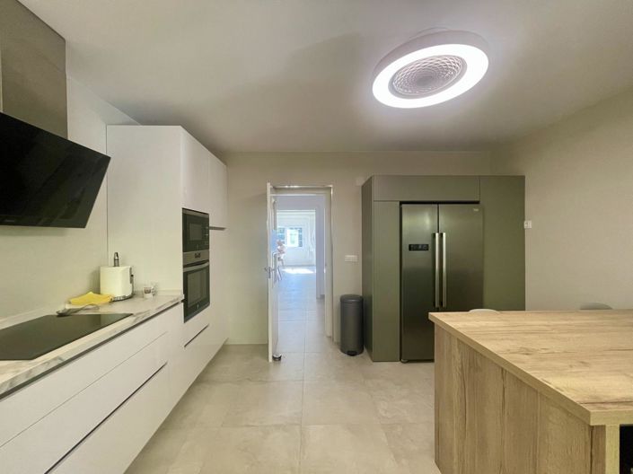 Image No.30-3 Bed Property for sale