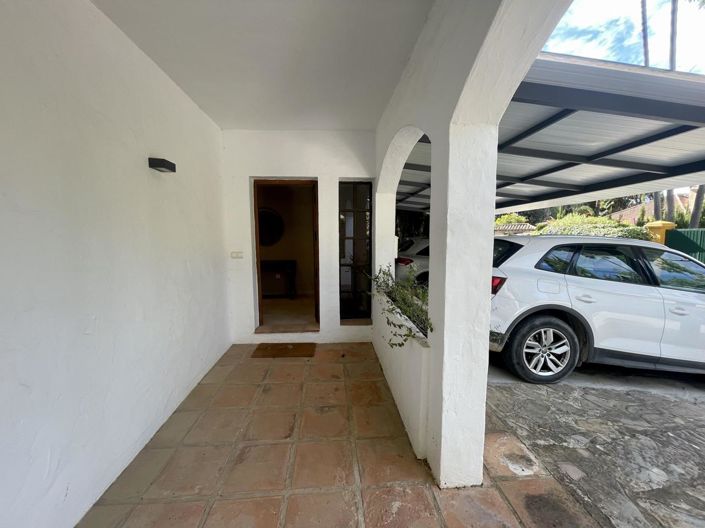 Image No.37-3 Bed Property for sale