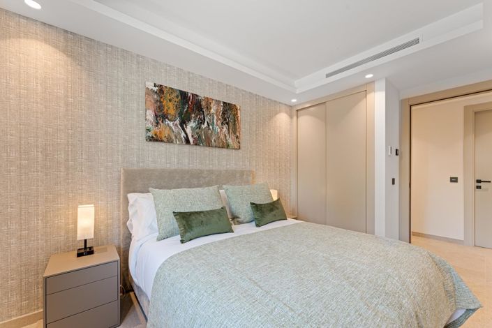 Image No.23-5 Bed Property for sale