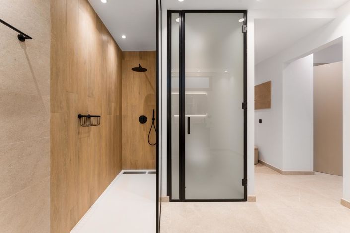 Image No.37-5 Bed Property for sale