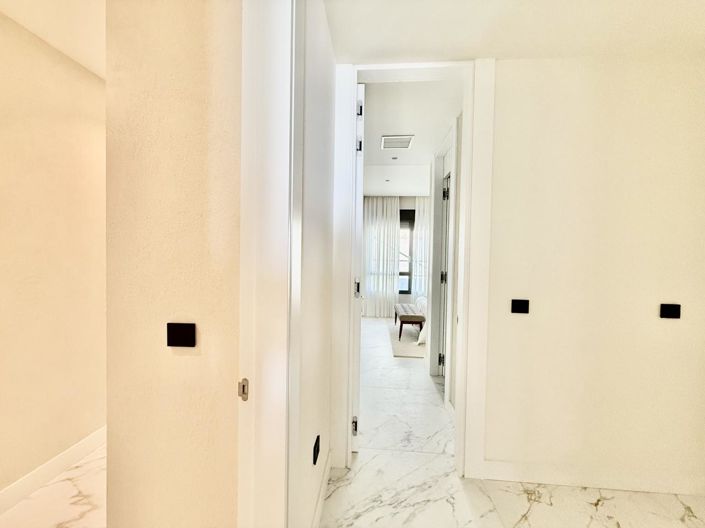 Image No.8-3 Bed Property for sale