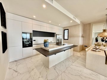 4 Bed Property for sale