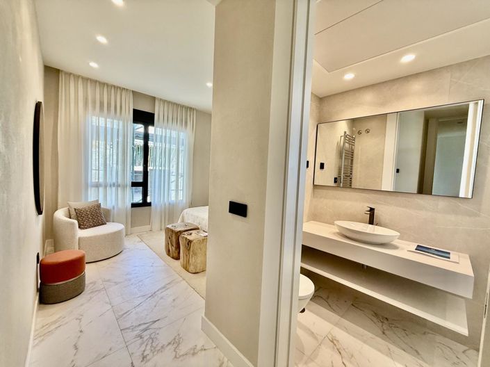 Image No.23-4 Bed Property for sale