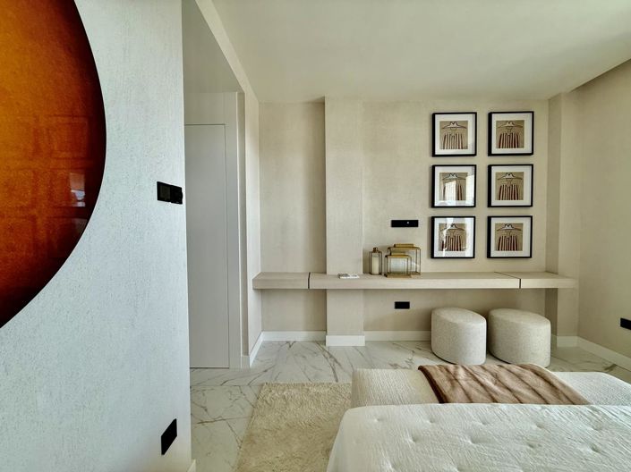 Image No.25-5 Bed Property for sale