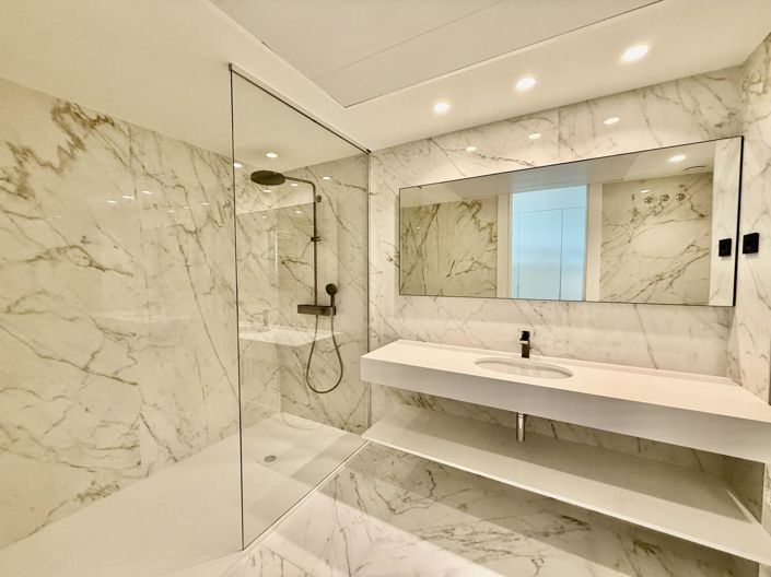 Image No.30-5 Bed Property for sale