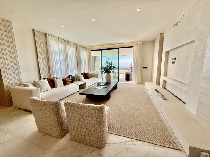 Image No.31-5 Bed Property for sale