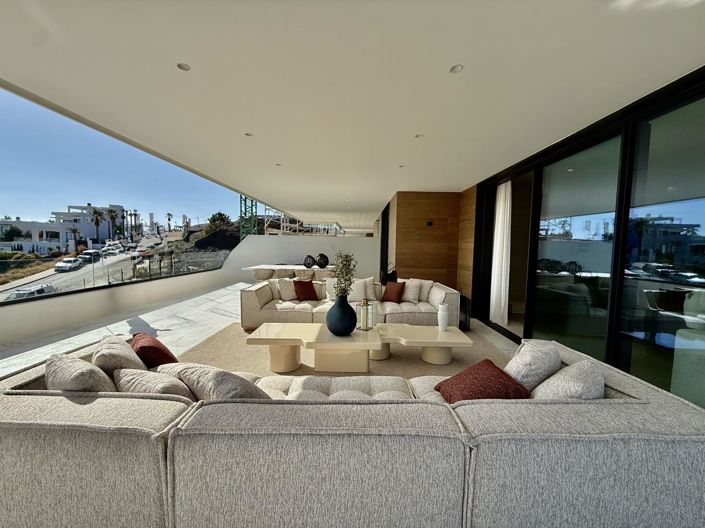 Image No.11-3 Bed Property for sale