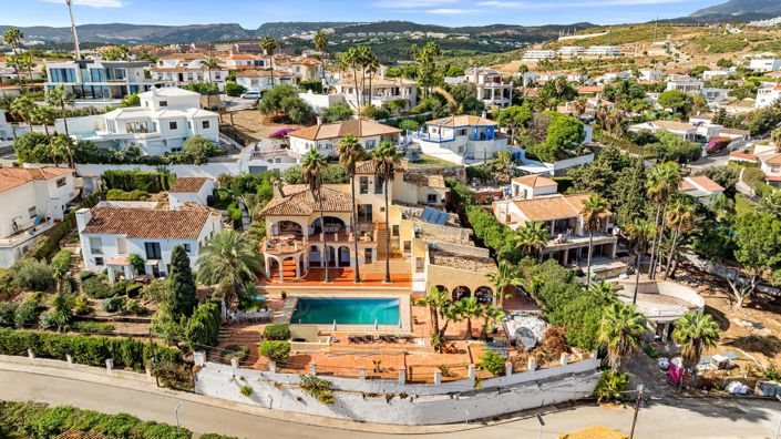 Image No.29-7 Bed Property for sale