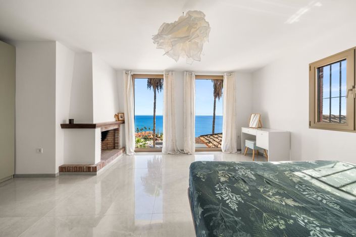 Image No.8-7 Bed Property for sale