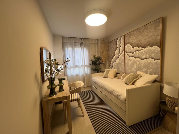 Image No.9-2 Bed Property for sale