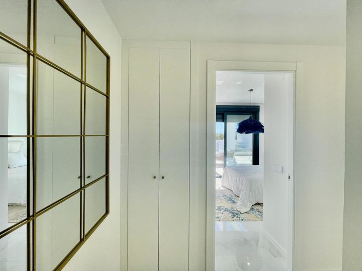 Image No.24-3 Bed Property for sale