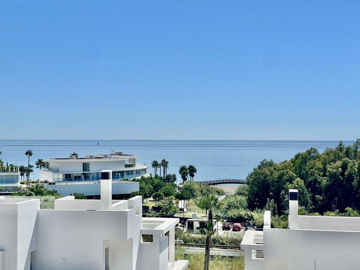 Image No.4-3 Bed Property for sale