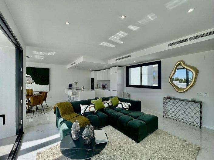 Image No.8-3 Bed Property for sale